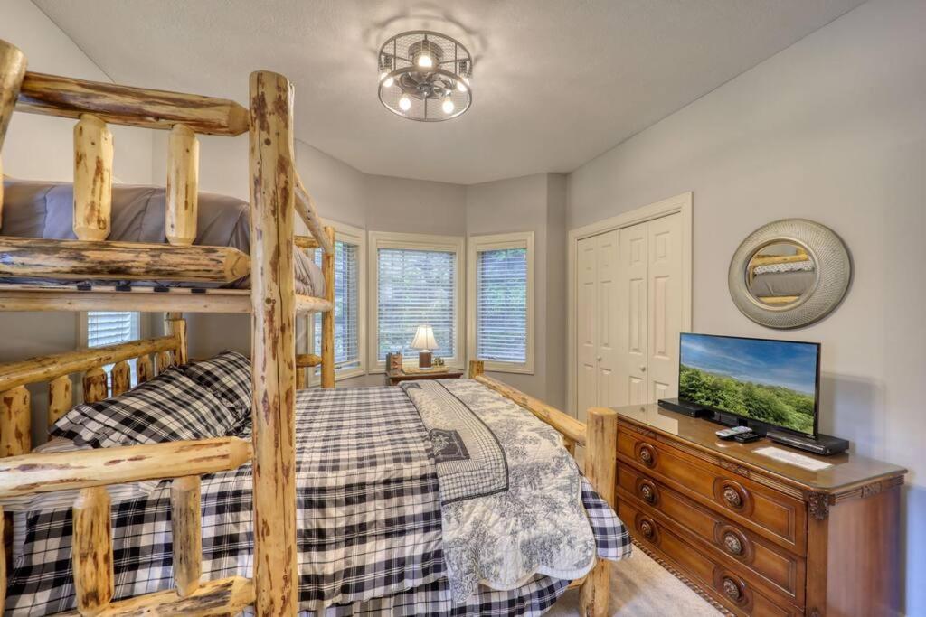 Bucket List Views Sugar Mountain Private Condo - 2Bed, 2Bath, Sleeps 6, Panoramic Views Of Mountains From Large Deck, Short Drive To Shopping, Restaurants, Cafes & Banner Elk Town Exterior foto